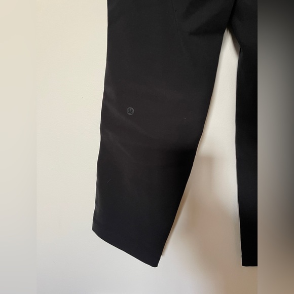 Lululemon On The Fly 7/8 Pant *Woven (size 4) - Picture 4 of 6